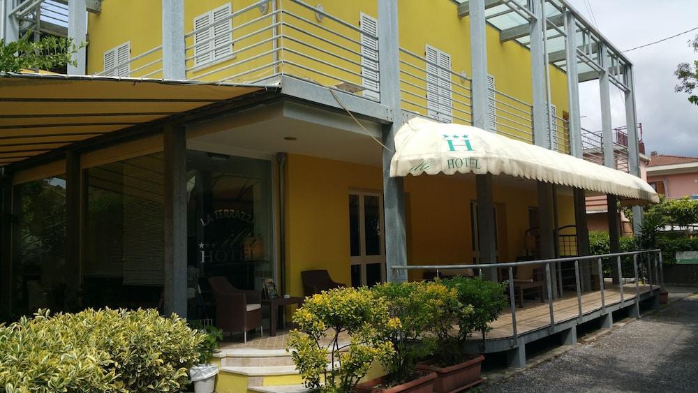 Hotel Illi Marina di Massa Εξωτερικό φωτογραφία
